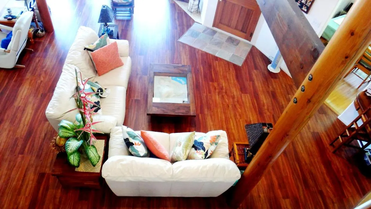 Guest House In Χίλο